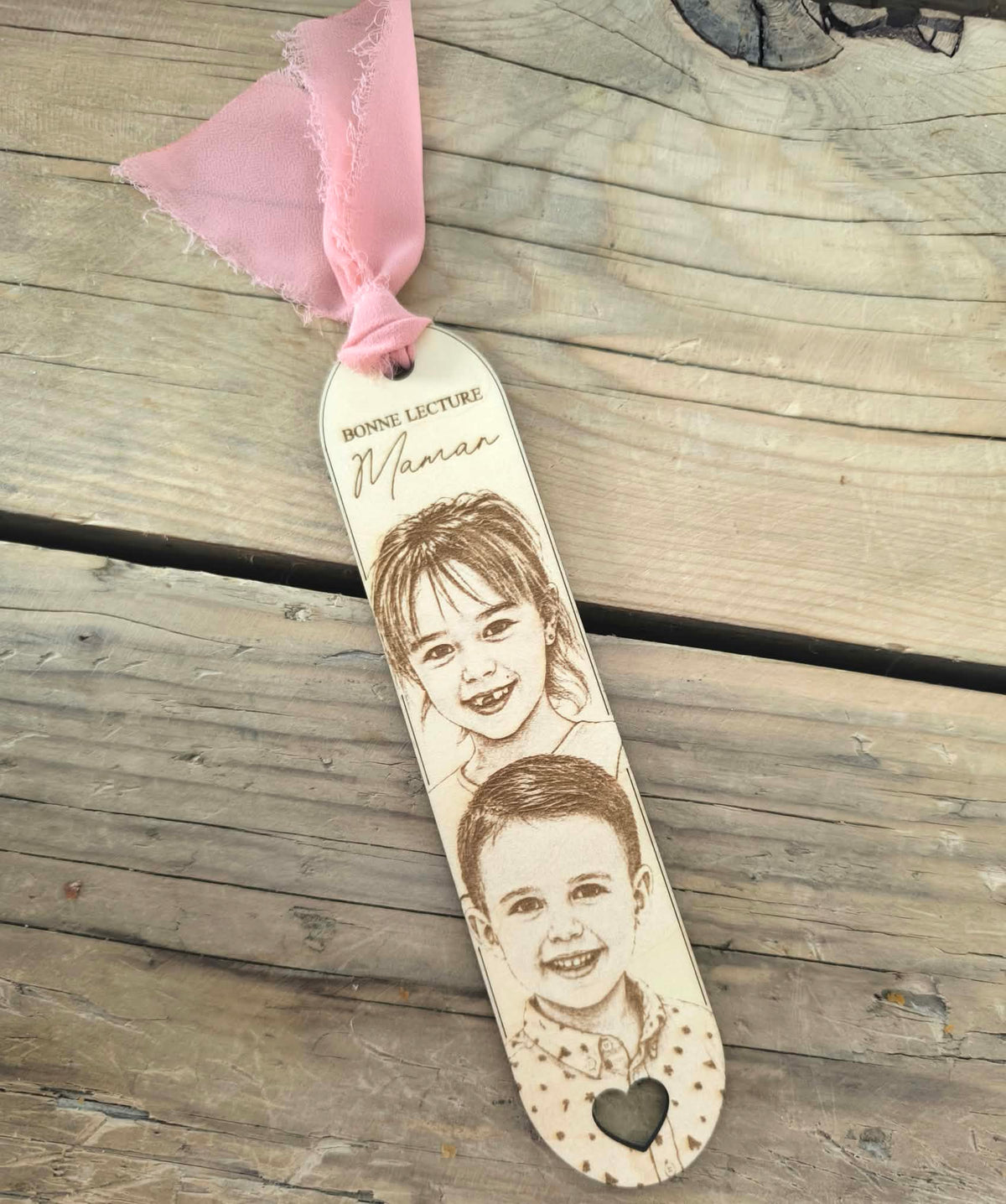 Marque page en bois personnalisé avec portraits