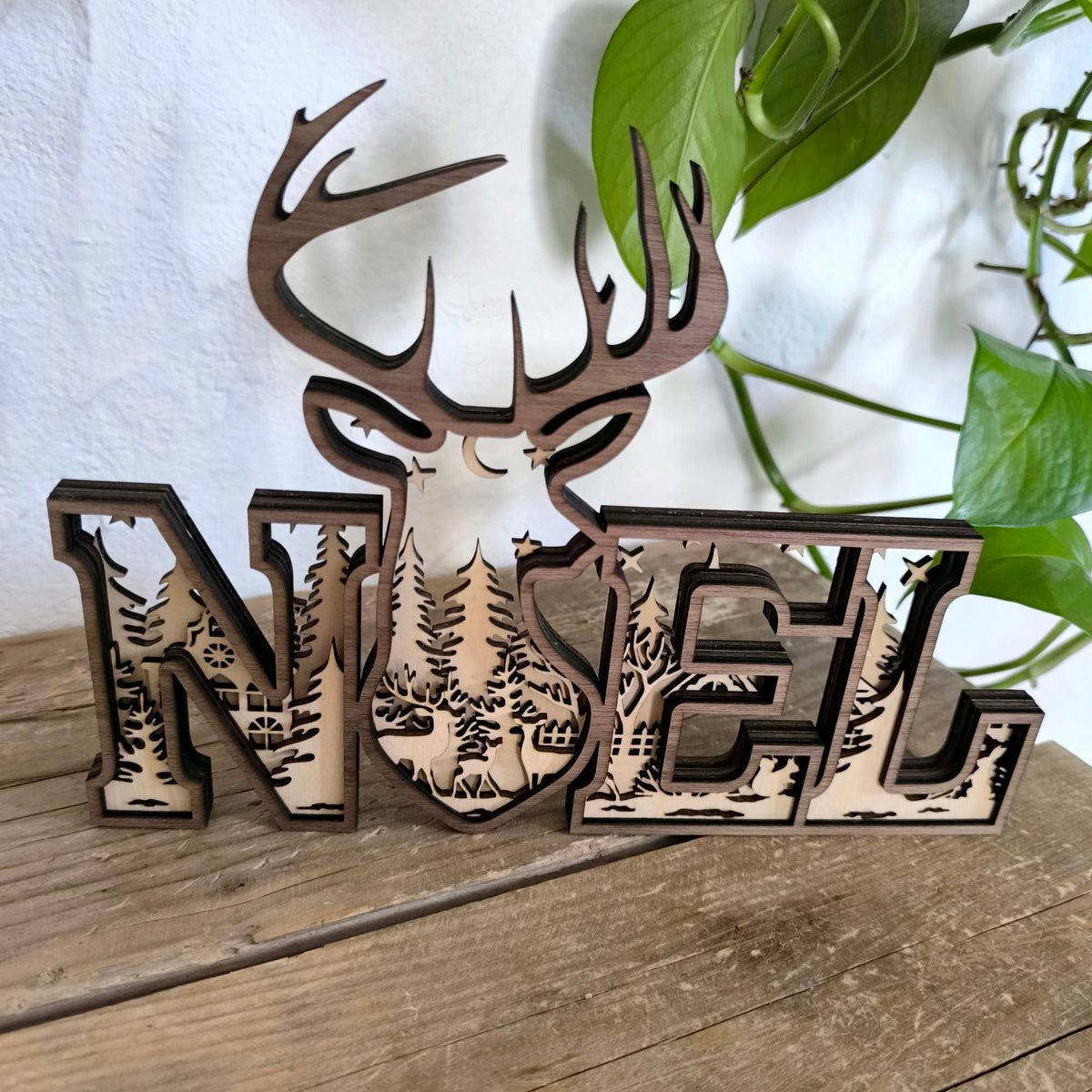 Décoration de Noël - Mot NOËL avec cert et forêt