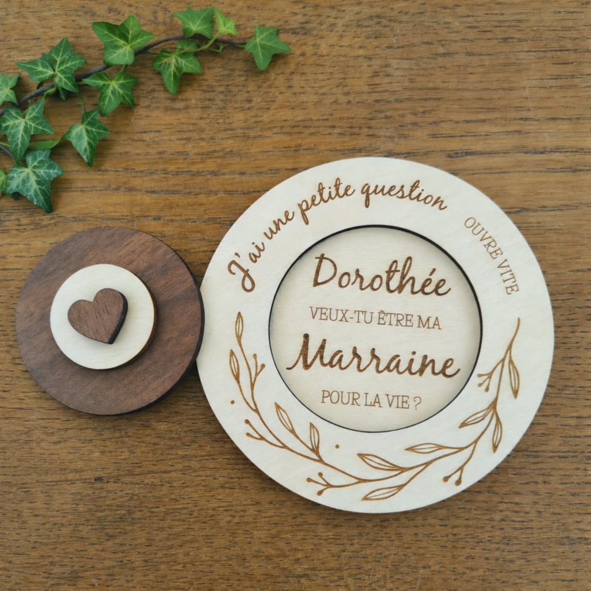 Demande de marraine en bois personnalisée